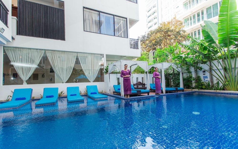 Home Chic Hotel 56/67