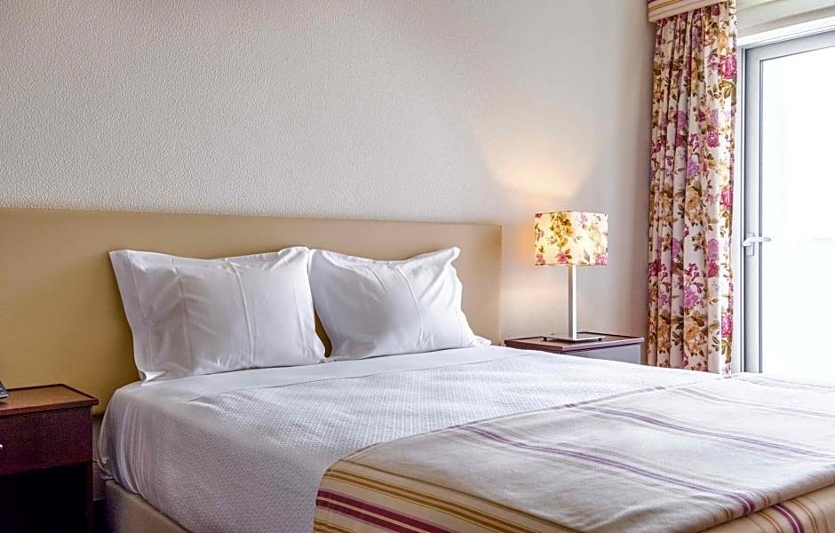 CATOLICA HOTEL 36/51