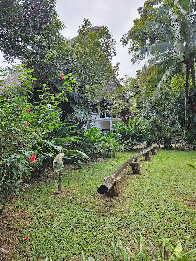 Creekside Oasis 40/45