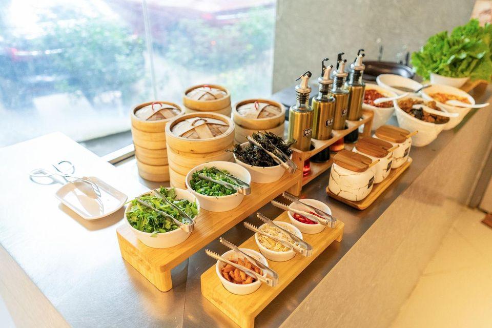 Home Inn Selected Hotel (Shanghai Pudong Lujiazui Oriental Pearl Store) 35/38