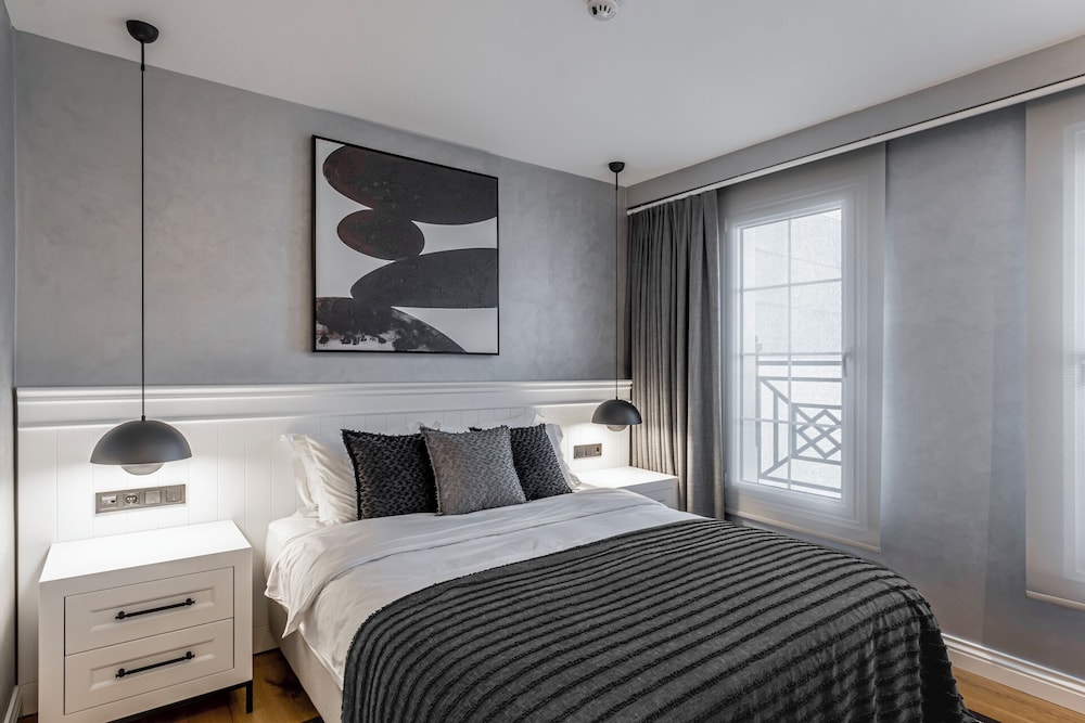 2 BEDROOMS, DUPLEX, PREMIUM