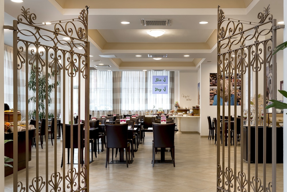 Hotel Sovrana 46/50