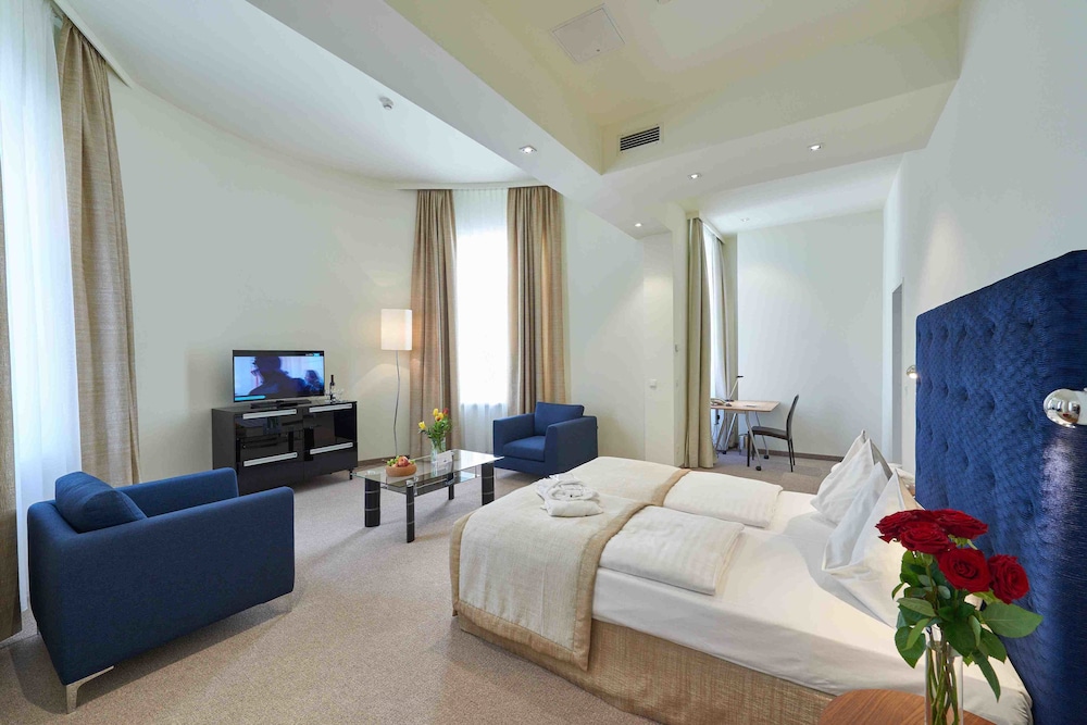 Hilight Suites Hotel 10/49