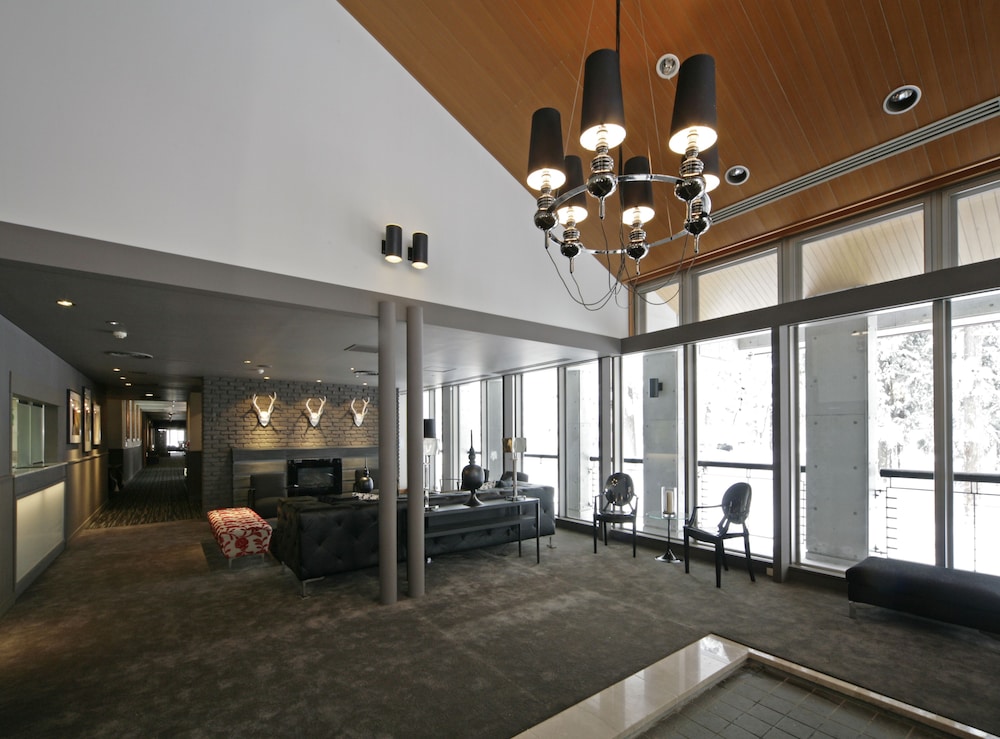 The Ridge Hotel & Apartments 44/50