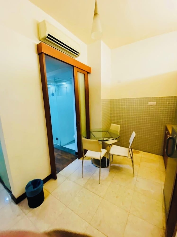 Peninsula Residence All Suite Hotel. 19/36