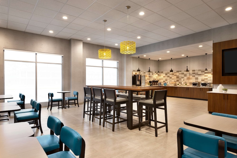 Park Inn by Radisson, Florence, SC 28/38