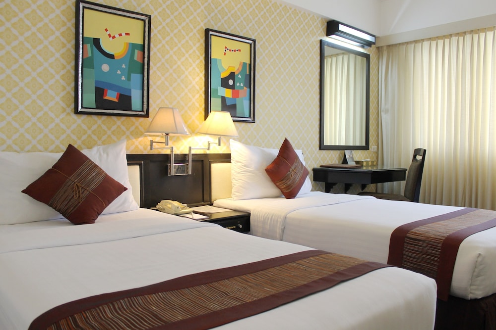 Chiangmai Hill 2000 Hotel 18/69