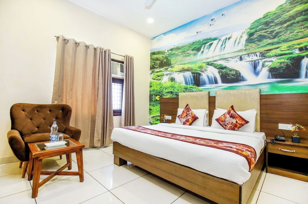 Hotel Karan Residency 10/50