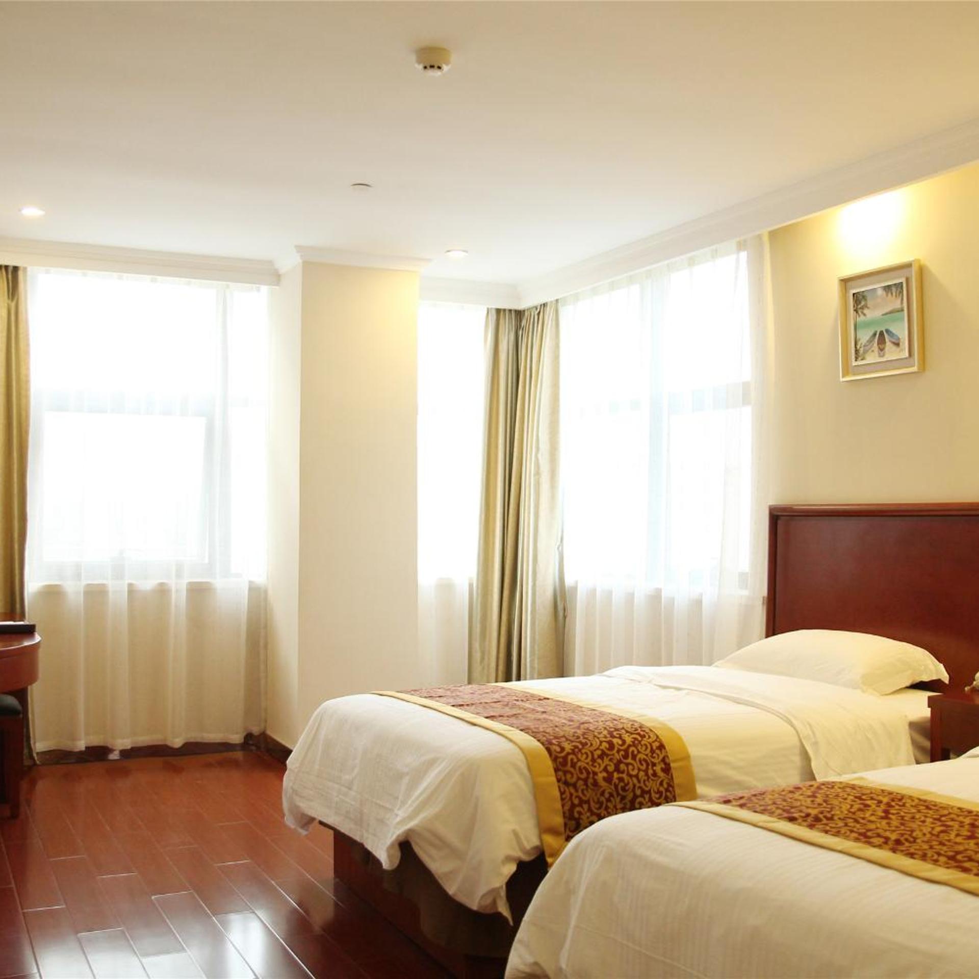 GreenTree Inn Huanggang Hong An Wal-Mart Plaza Business Hotel 12/50