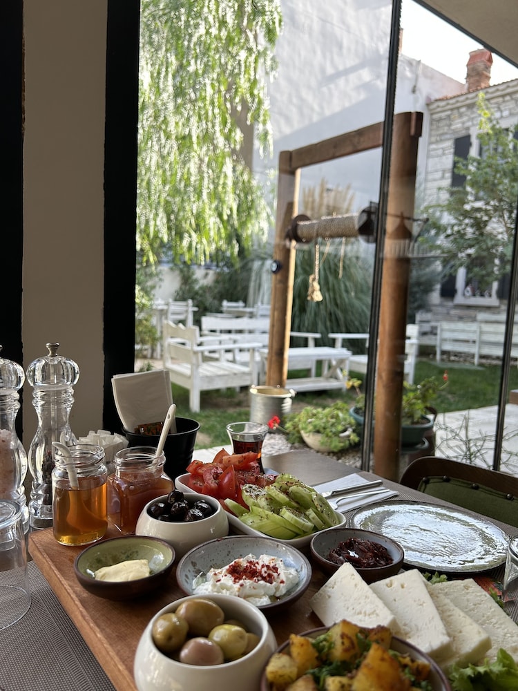 Urla Tas Konak Otel 27/50