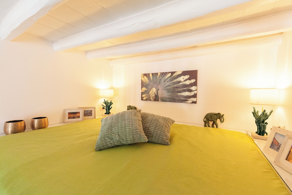 Pantheon Luxury Gold Apartment 27/43