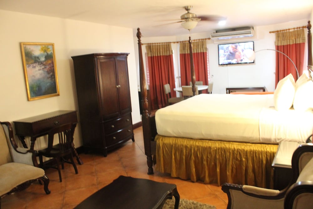 Altamont Court Hotel 25/73