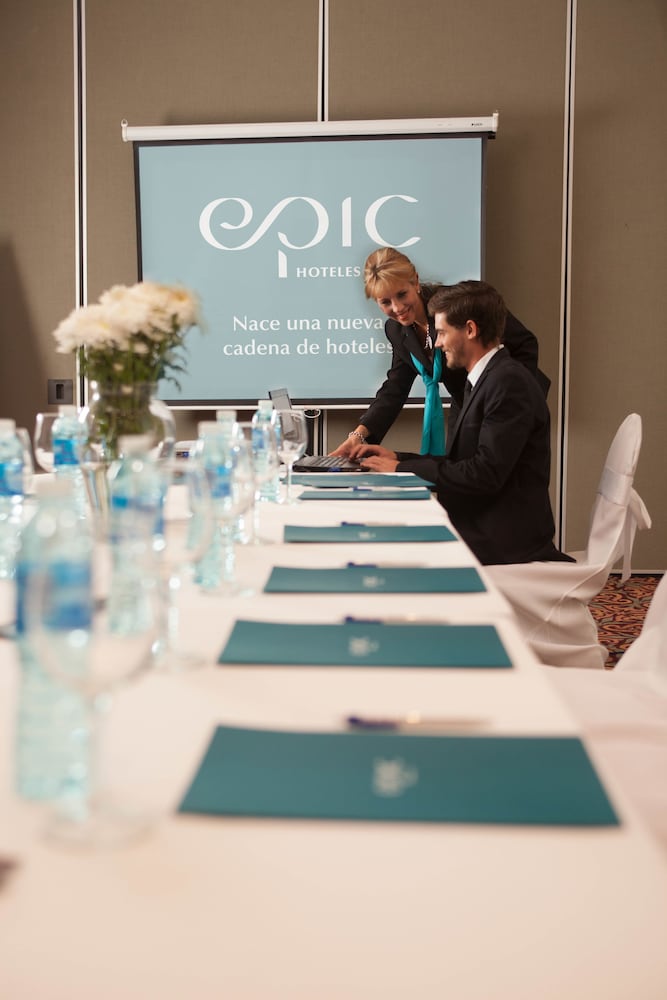 EPIC HOTEL VILLA MERCEDES 59/60
