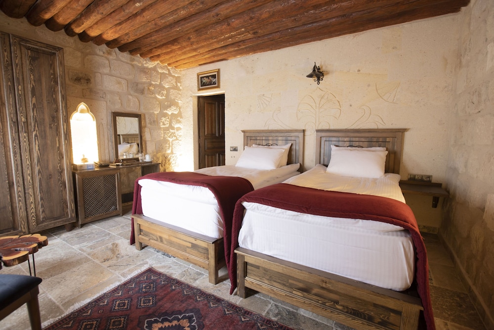 Medusa Cave Hotel 7/50
