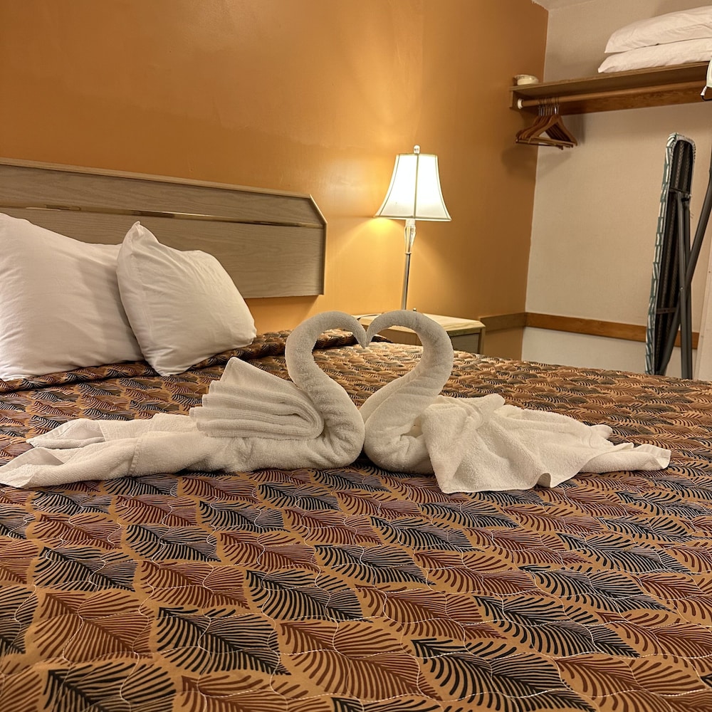 Timberland Inn & Suites 42/63