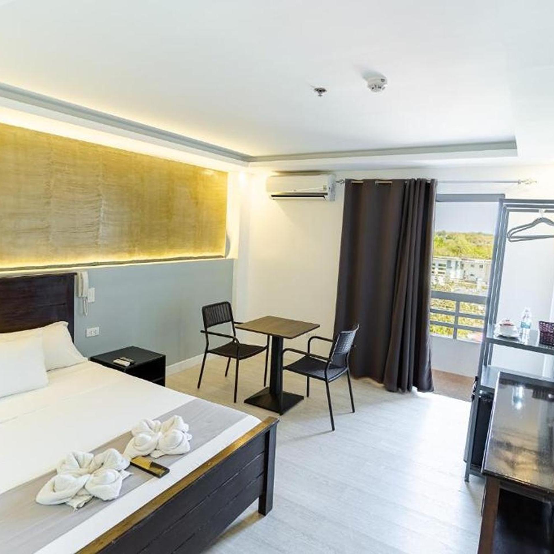 Spotlight Hotel near Hundred Islands Wharf 14/44