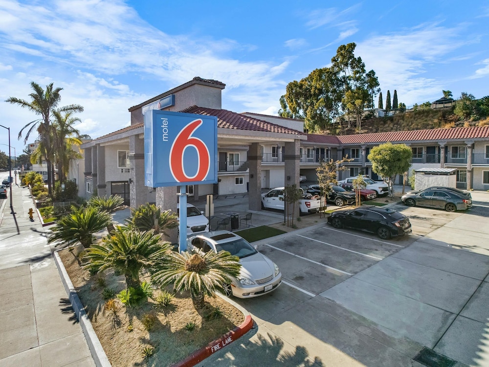 Motel6 La Mesa, CA 53/67