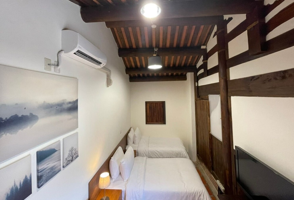 Tan, Twin Beds