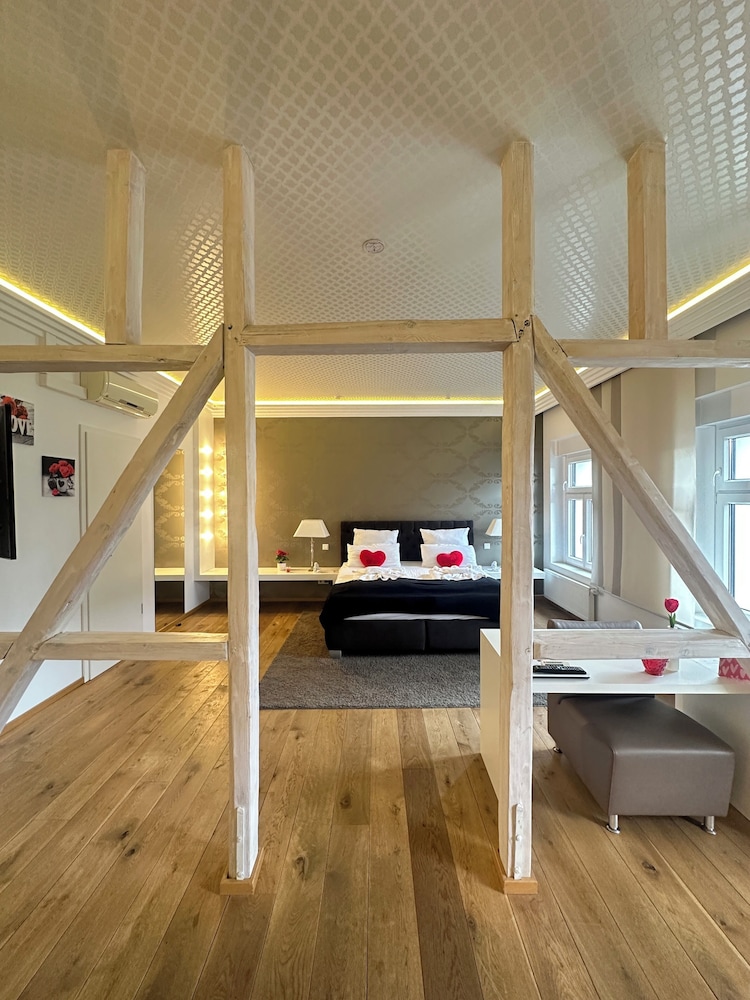 Helvetia Suites 37/52