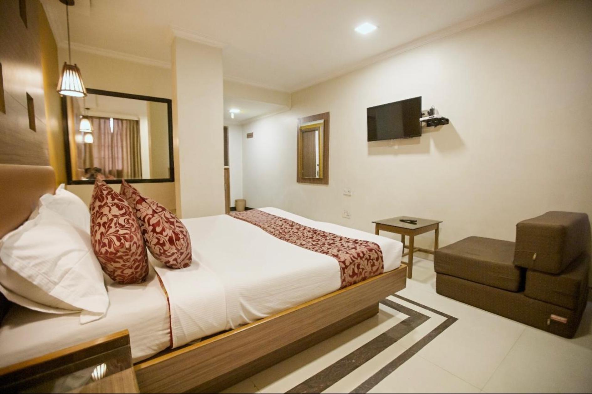 Hotel Maneck Residency 19/25