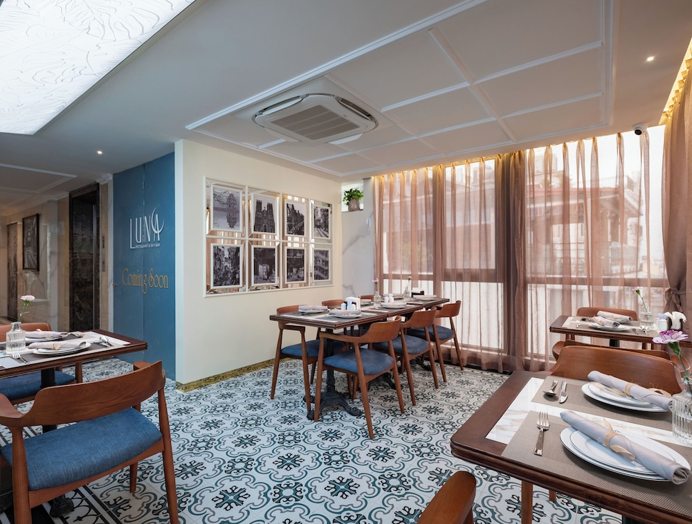 restaurant cafeteria