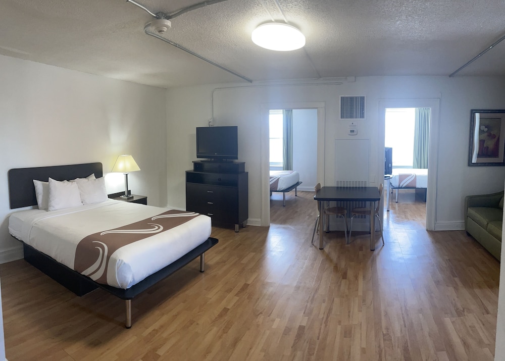 Quality Inn & Suites Kansas City Downtown 12/50