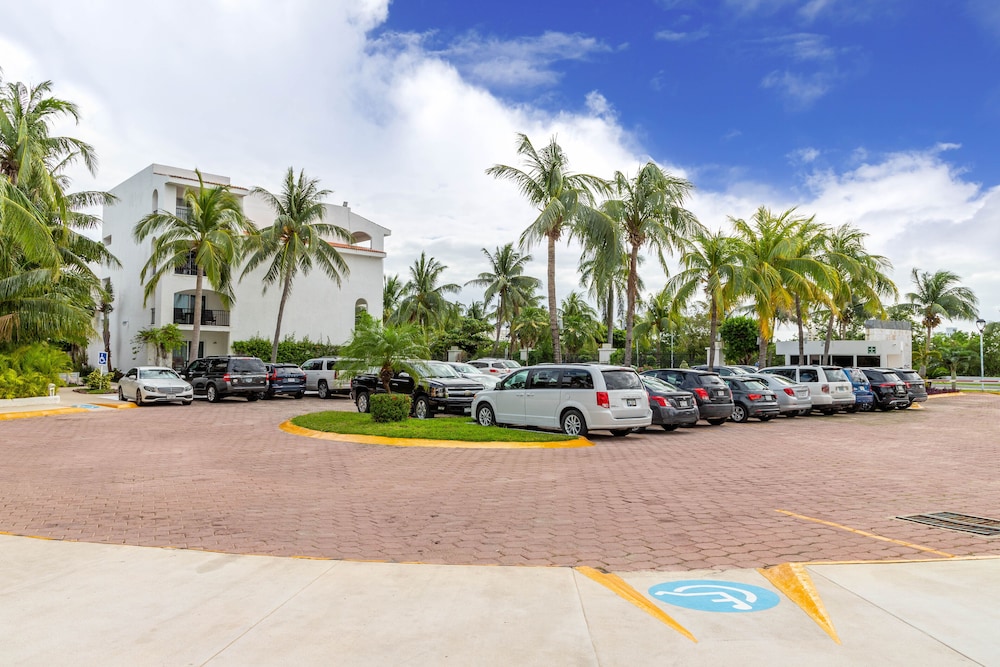 Beachscape Kin Ha Villas and Suites 79/89