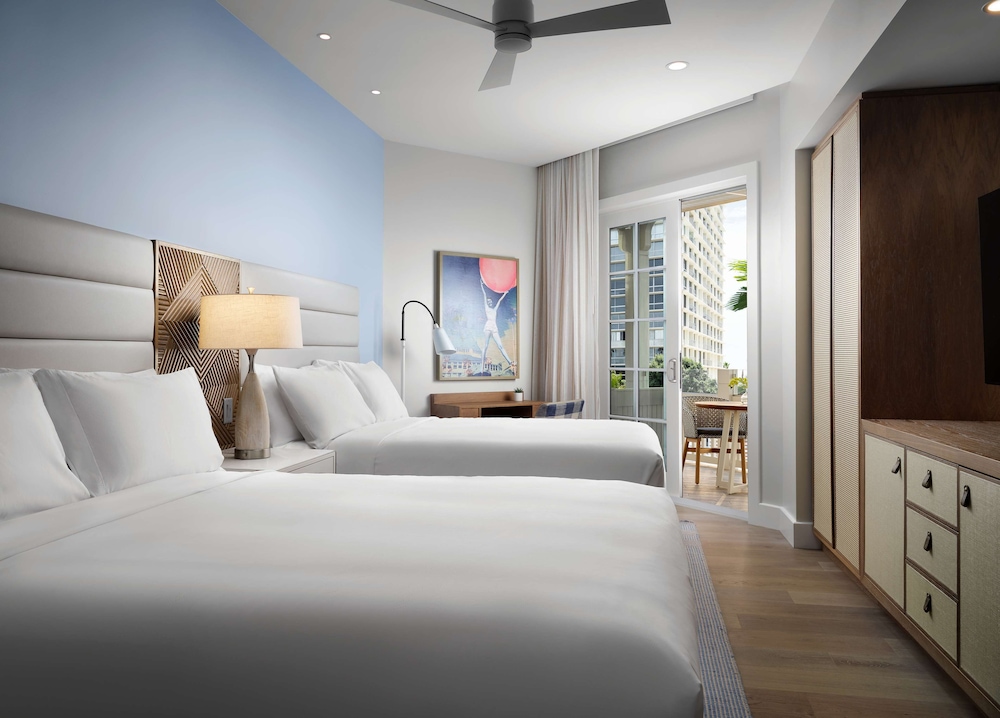 2 Bedrooms, Villa, 1 King and 2 Queen Beds, Bay View, Sofa