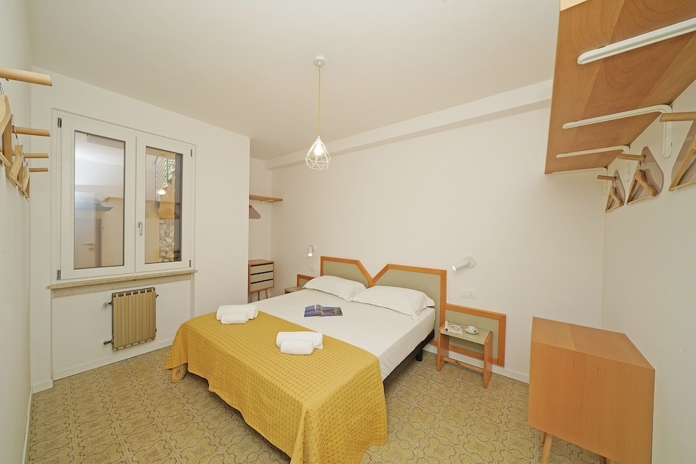 1 BEDROOM, APARTMENT, COURTYARD VIEW