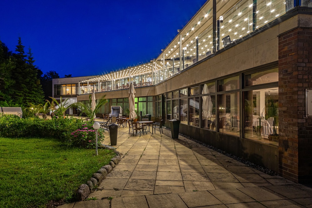 Cliff Hotel Rugen Resort Spa 67/72