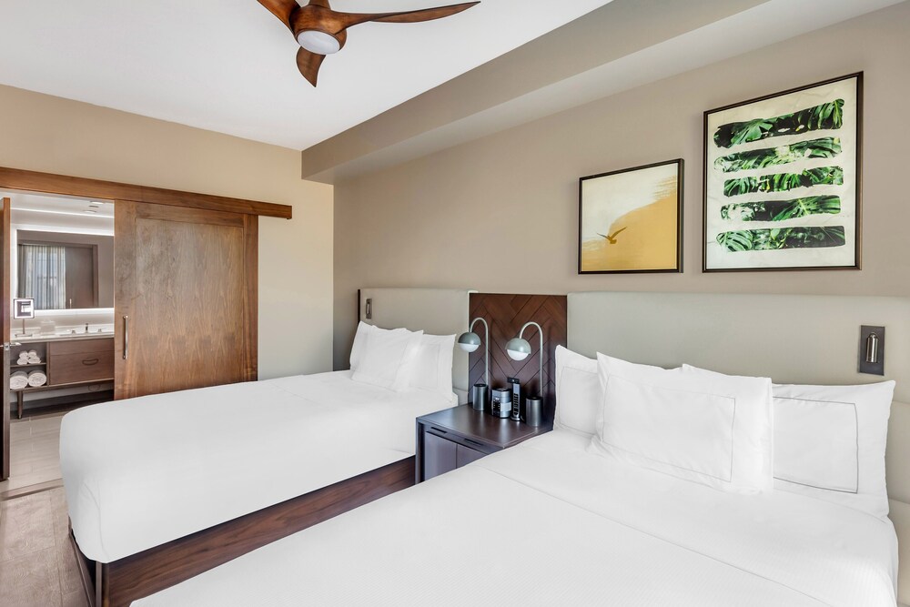 2 BEDROOMS, DELUXE, SUITE, 2 DOUBLE BEDS, KING BED, PARTIAL OCEAN VIEW