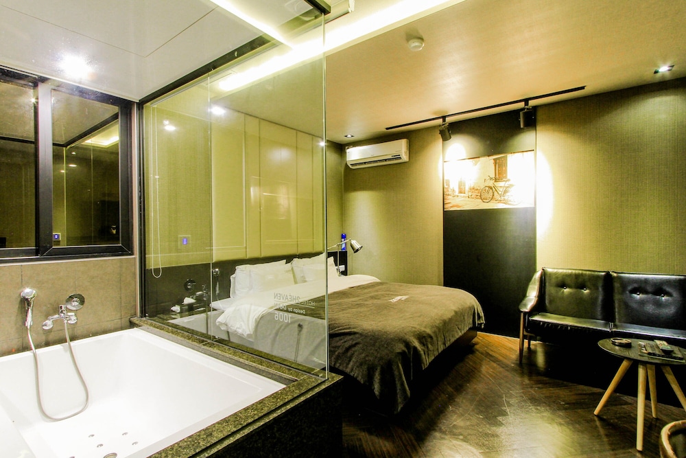2 Heaven Hotel 25/69