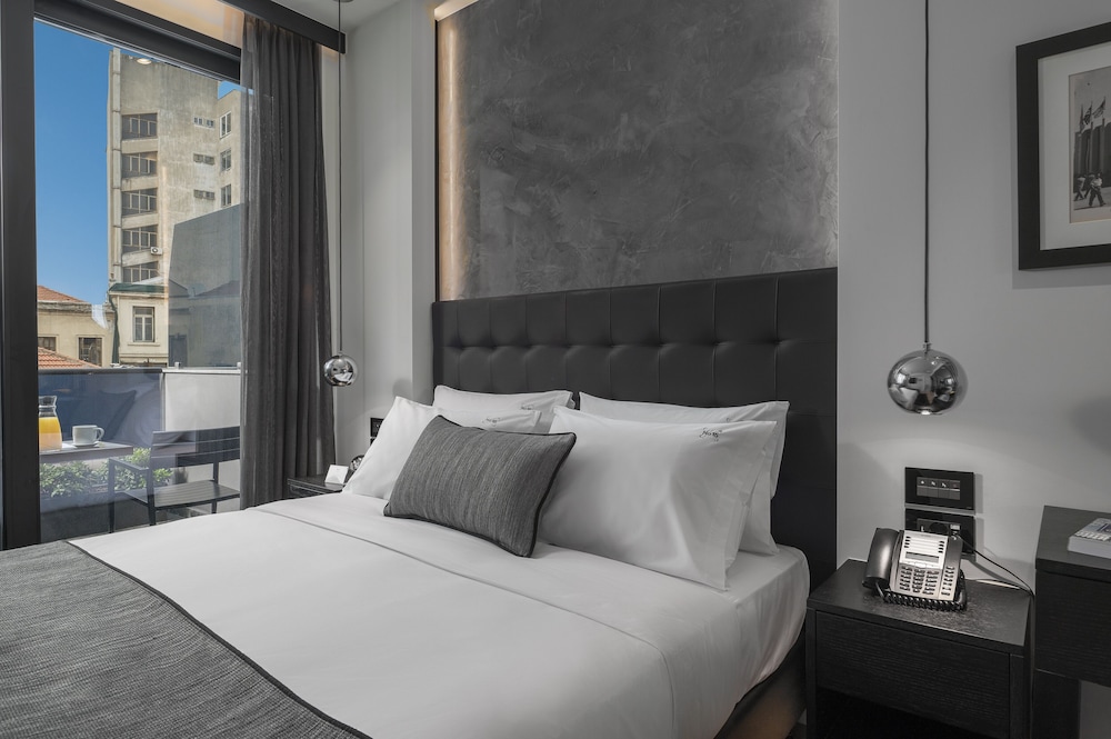 No 15 Ermou Hotel 13/50