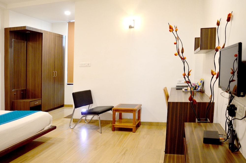 Hotel Marc Inn 23/24