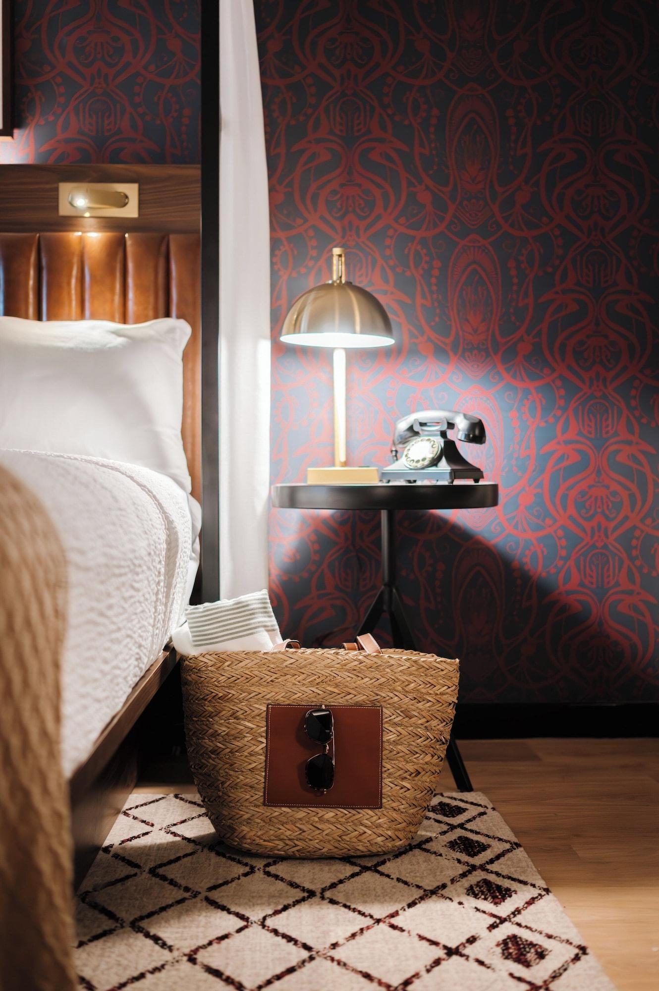 غرفة إليت بسرير كينج، Tidewater Inn 2/3