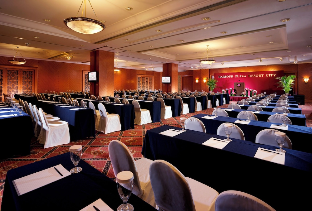 Harbour Plaza Resort City 54/62