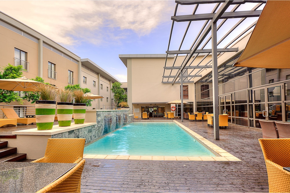 City Lodge Hotel at OR Tambo International Airport 2/48