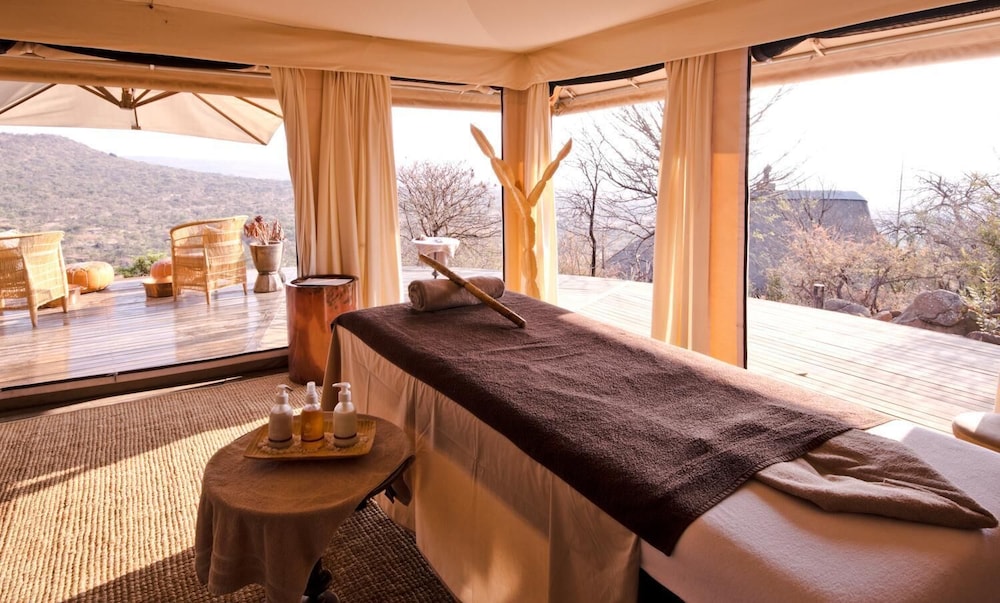 Nambiti Hills Private Game Lodge 18/50