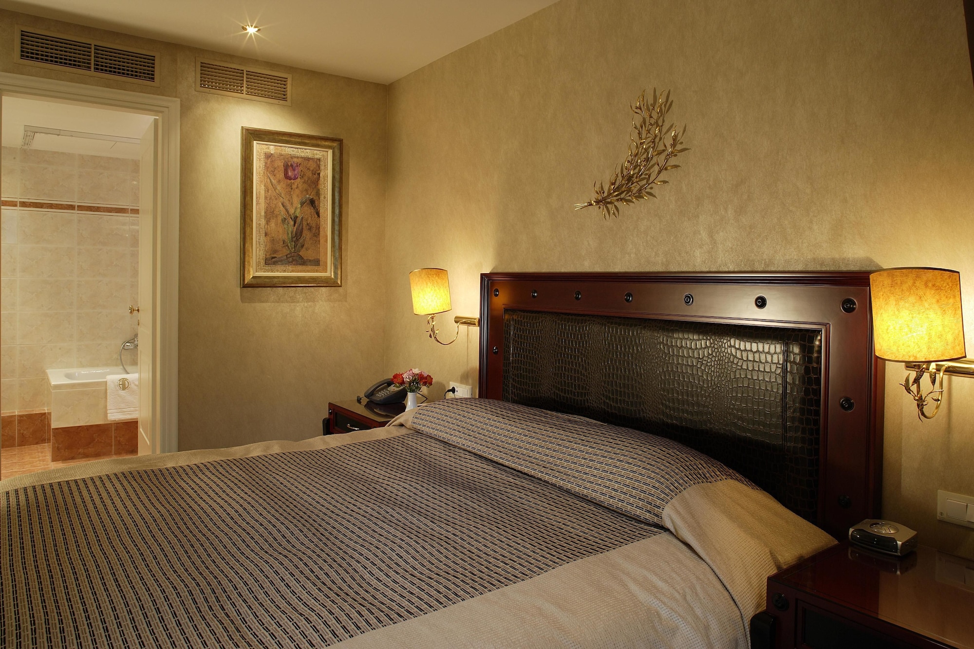 2 BEDROOMS, DELUXE, SUITE