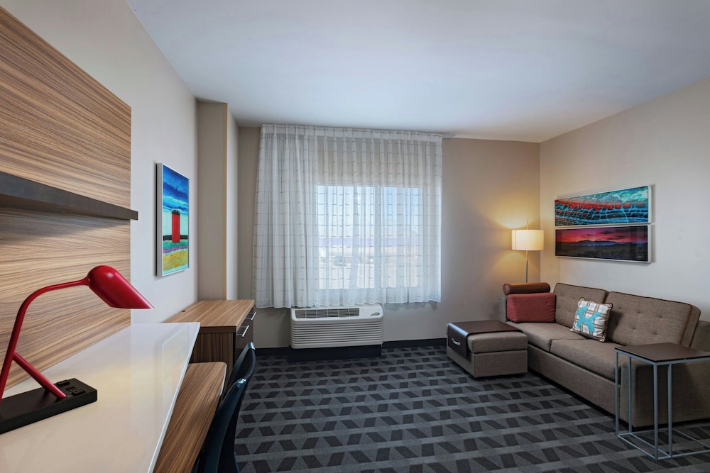 TownePlace Suites by Marriott El Paso North 15/32