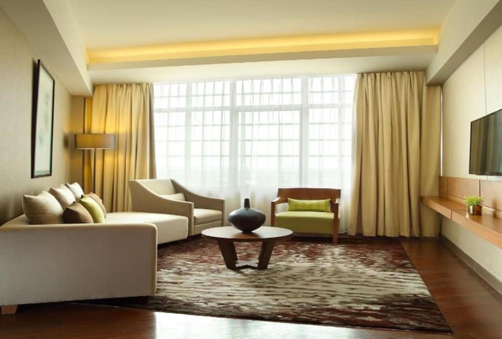 Hotel Santika Premiere Ice Bsd 25/43