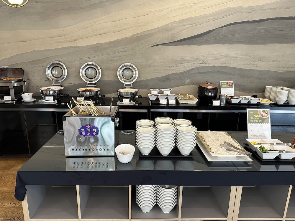 Gangneung City Hotel 53/61