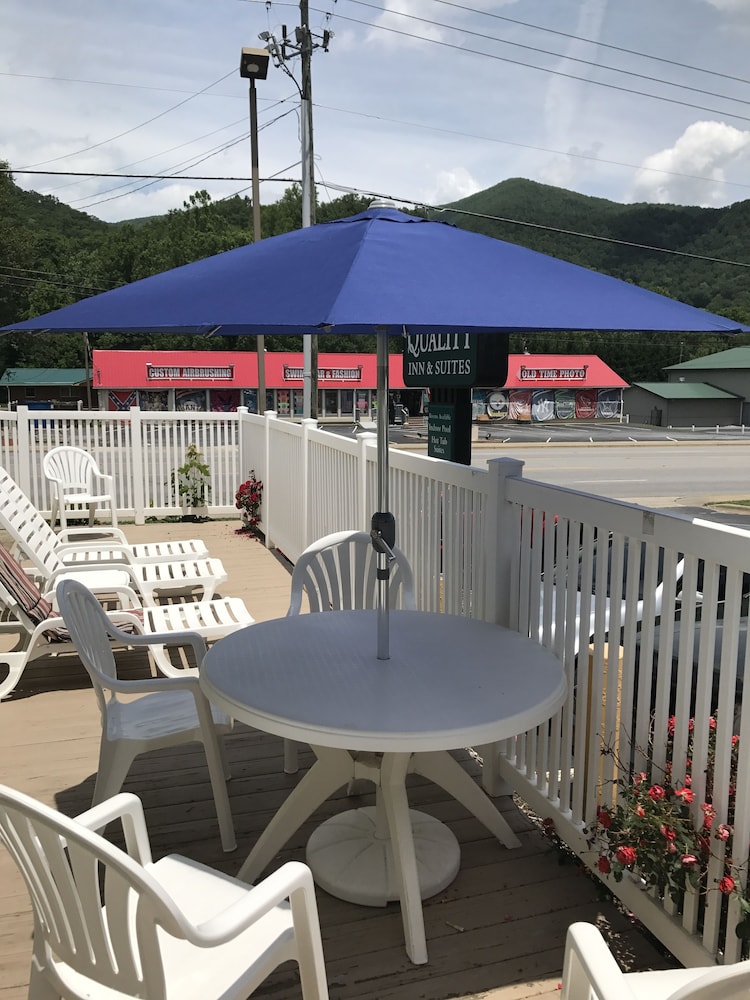 Quality Inn & Suites Maggie Valley - Cherokee Area 48/59