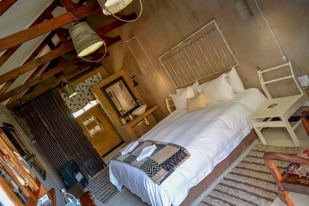 Mirabel Guesthouse 12/39