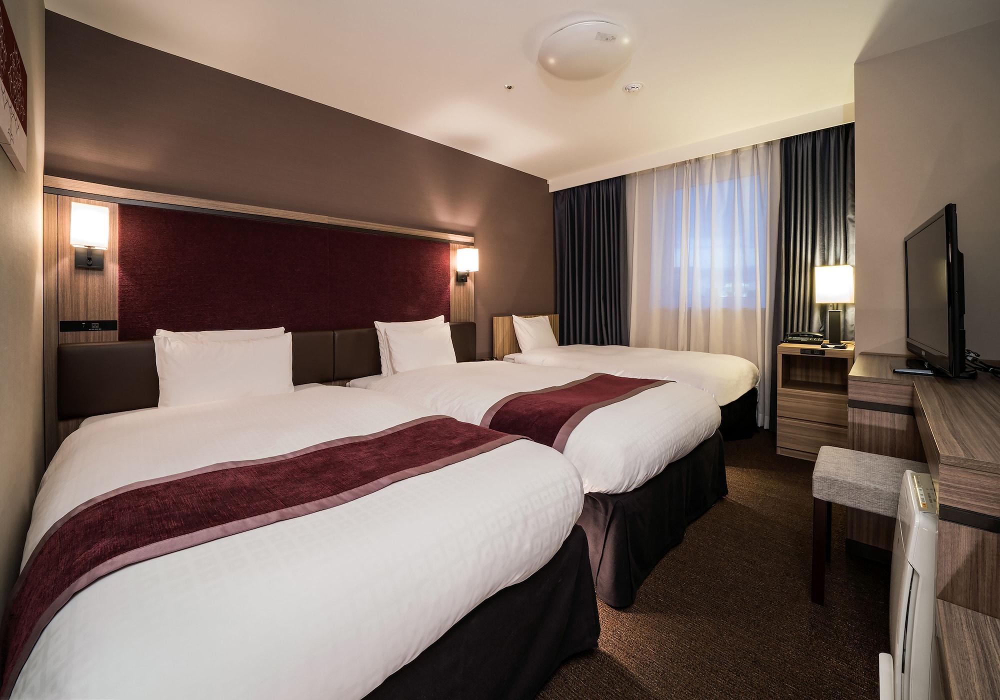 Room, Triple, Twin Beds, with Extra Bed, Smoking, Daiwa Roynet Hotel Sapporo Susukino 2/4