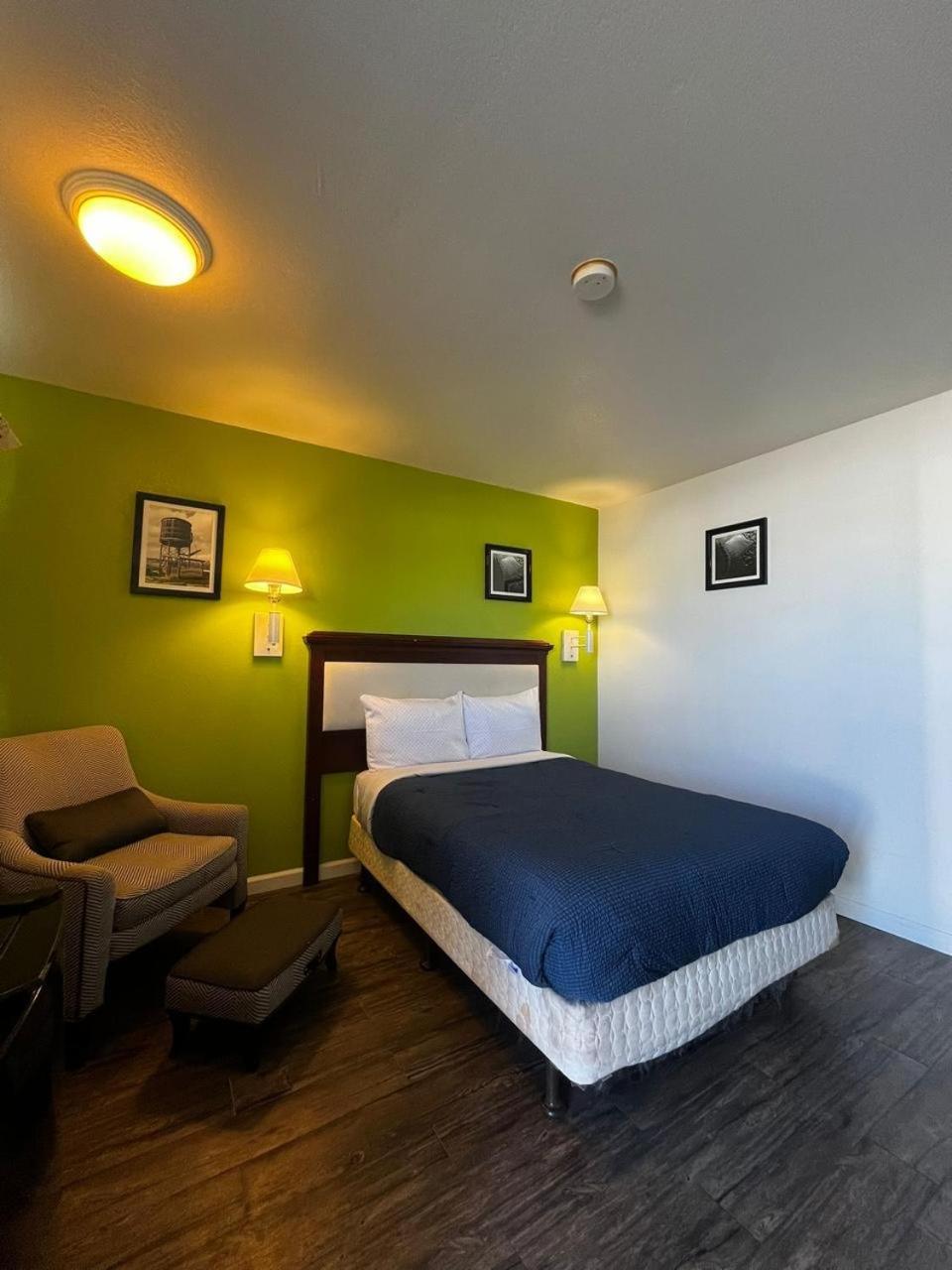Parkside Inn by PHG - Sweetwater 13/20