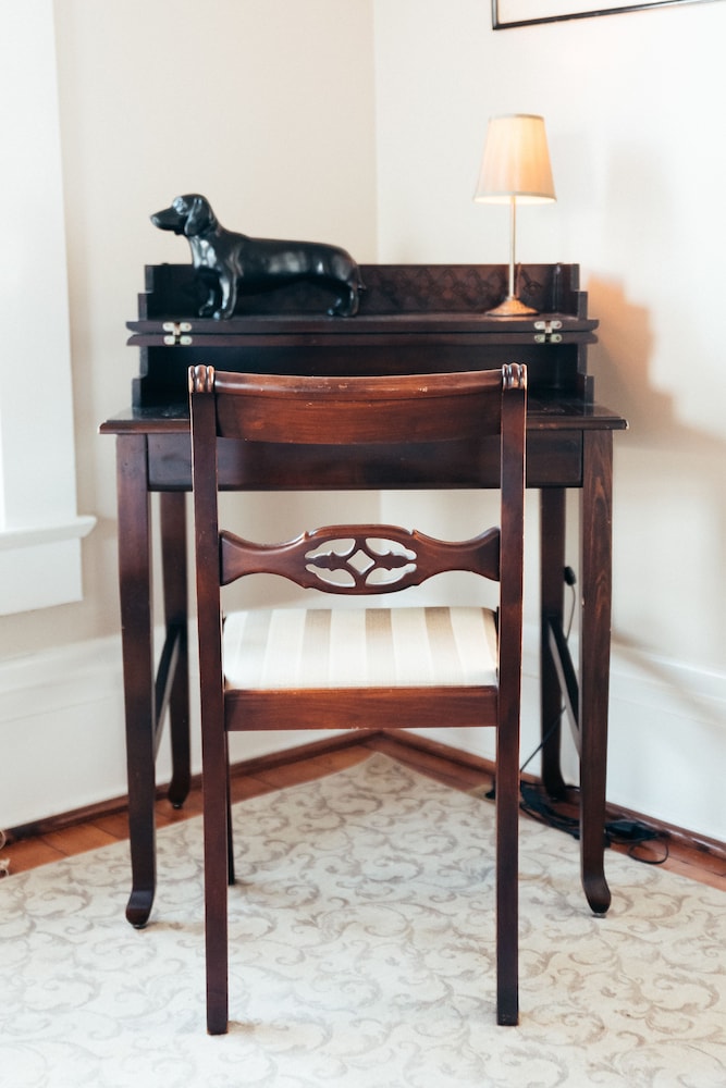 The Pepin Mansion Historic B&B 11/50