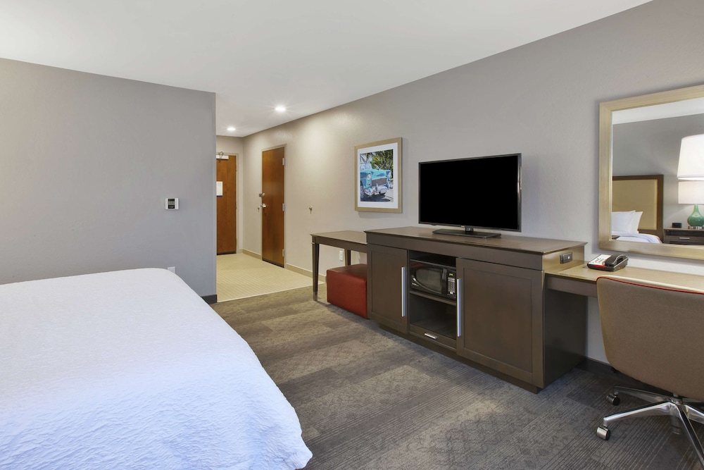 Hampton Inn by Hilton Detroit Dearborn 18/43