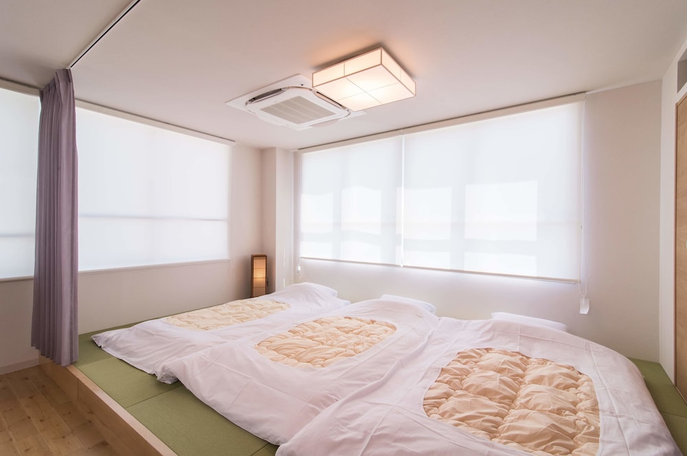 Ten Apartment Hotel 7/50