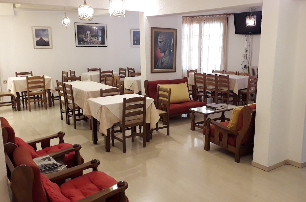 Orfeas Hotel 38/48
